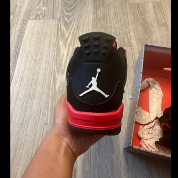Jordan 4 Red Thunder Size 9.5 Gs New main image 4